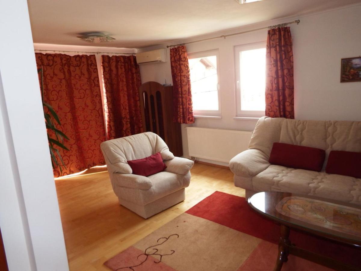 Our Way S Apartment With Airco And Own Garage サラエヴォ エクステリア 写真