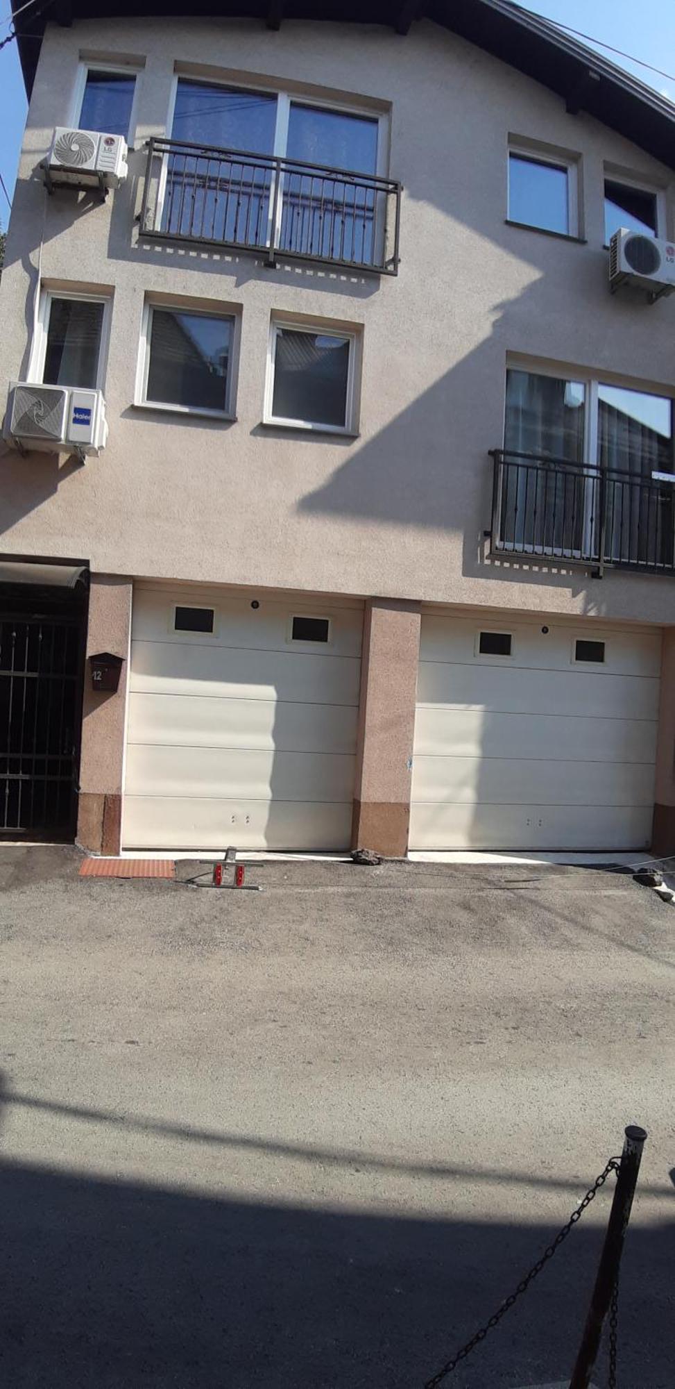 Our Way S Apartment With Airco And Own Garage サラエヴォ エクステリア 写真
